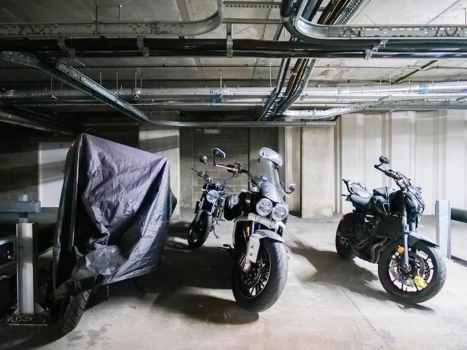 Stylish Urban Sanctuary With Parking Apartment Лондон Екстериор снимка