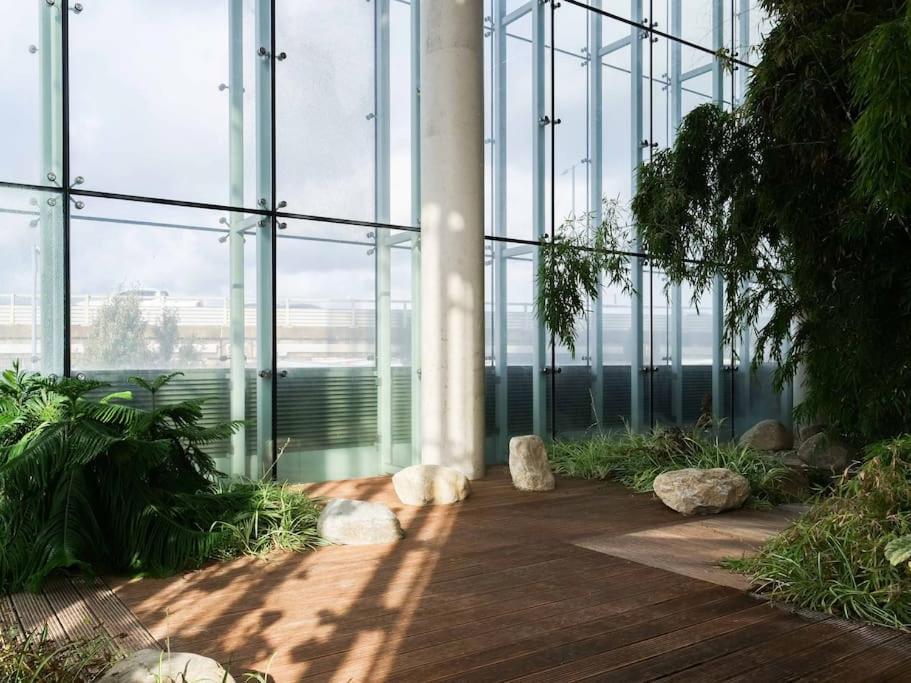 Stylish Urban Sanctuary With Parking Apartment Лондон Екстериор снимка